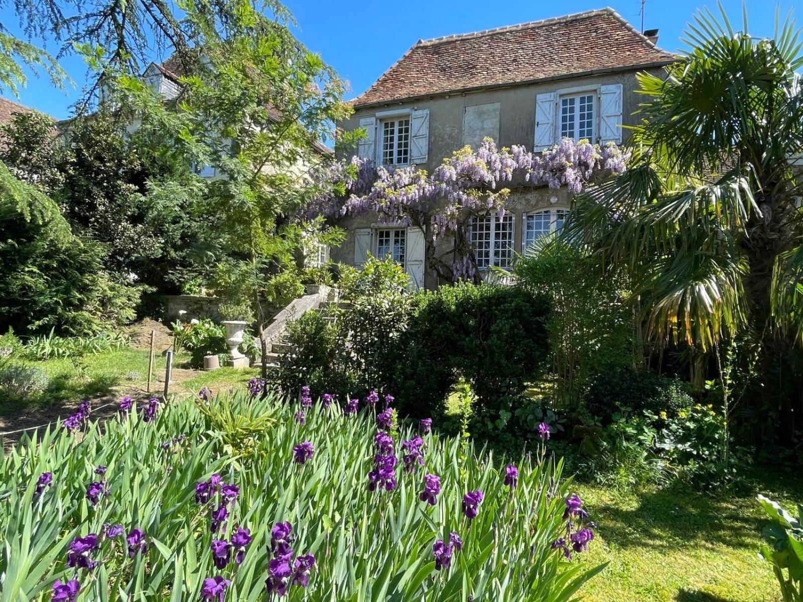 Jardin Des Remparts Bed & Breakfast Orthez Bagian luar foto